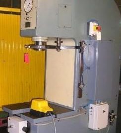 Presse à métaux MAE