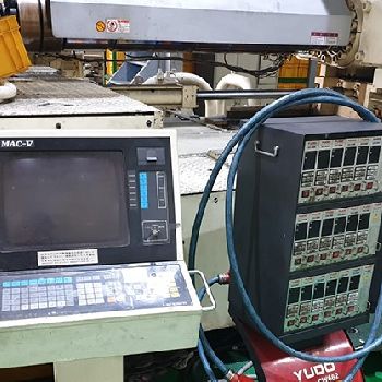 Mitsubishi 1300MM 240 Injection moulding machine