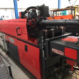 Dobladora de tubos CNC Akyapak ABM 38 con control CNC