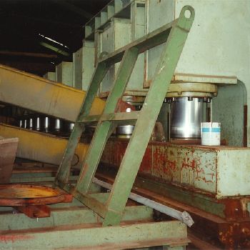 Bakker 1500 T x 12000 Press brake