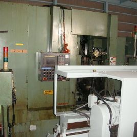 Máquina formadora de engranajes Mitsubishi SD25CNC