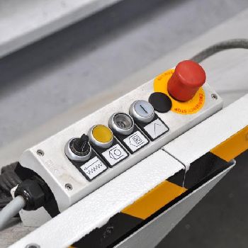 FOM DALI 40 Machining center - vertical