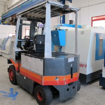 OM E 40 Electric forklift