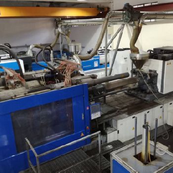 Toyo SI 680 IV Injection moulding machine