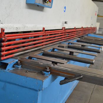 Axial CP460 hydraulic shear