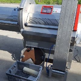 Treif Puma cortador con transportador