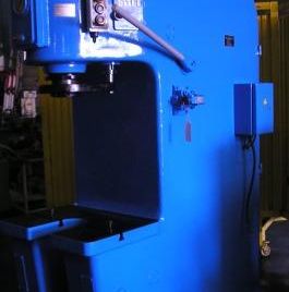 Prensa de metal EITEL