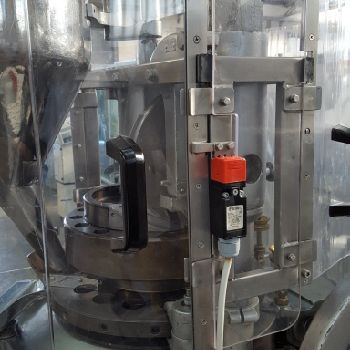 Manesty D3A Rotary tablet press