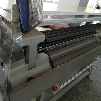 Shima Seiki SSG 122 SV 7 GG Flat knitting machine