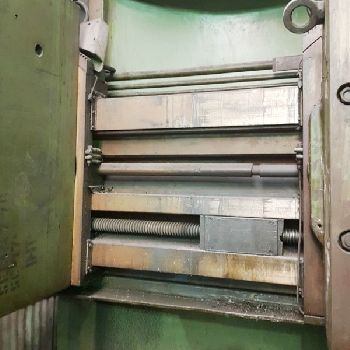 I.M Roman SC 17 vertical turret lathe