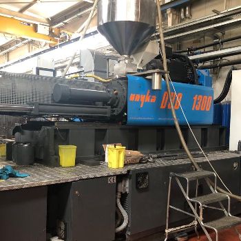 Nuova Plastic Metal UNIKA DUO 1300 Injection moulding machine