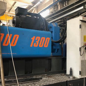 Nuova Plastic Metal UNIKA DUO 1300 Injection moulding machine