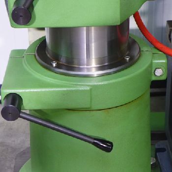 MAS VO 32 Radial drilling machine