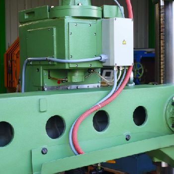 MAS VO 32 Radial drilling machine