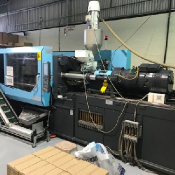SUMITOMO SHI DEMAG Injection moulding machine