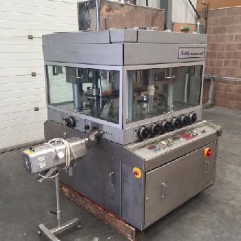Manesty Rotapress mk lV. Rotary tablet press