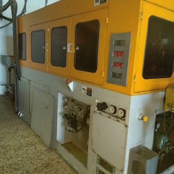 Nissei ASB-20 Blowmoulding machine