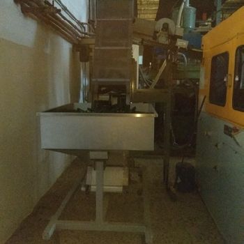 Nissei ASB-20 Blowmoulding machine