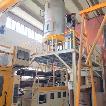 Husky XL300 PET Injection moulding machine