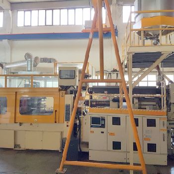 Husky XL300 PET Injection moulding machine