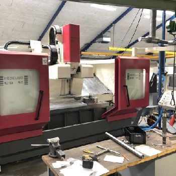 Hedelius CB 50 - 1800 Machining center - vertical