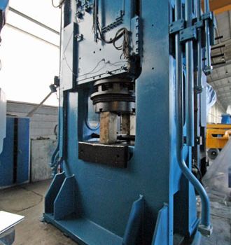 Wagner RStPö 1000 Forging press, 1000 t