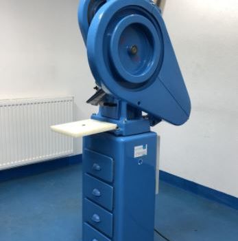 Used Korsch EK0 (B 1/9) Single punch tablet press eccentric