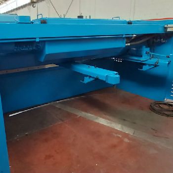 AXIAL 3×10 hydraulic shear