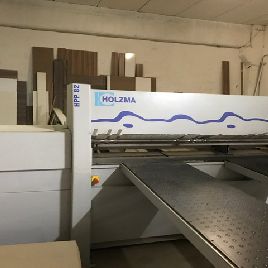 La sierra de mesa Holzma HPP 82