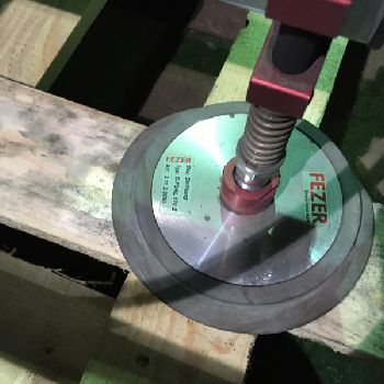 Pillar jib crane ABUS LS 200 with vacuum lifting device