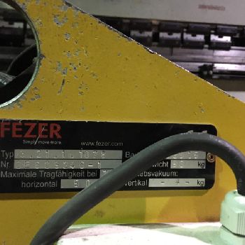 Pillar jib crane ABUS LS 200 with vacuum lifting device