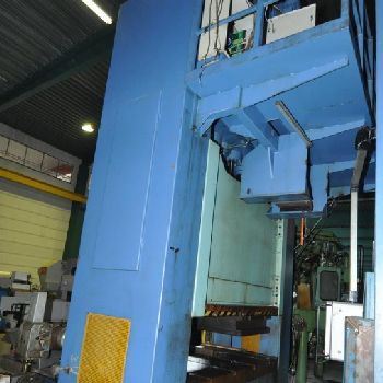 Stenhöj 200 Ton metal press