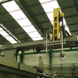 Dal Maschio cartesian robot for injection machine