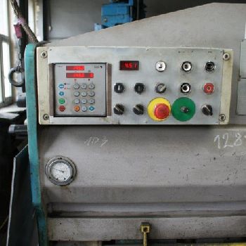 Volz Ozamech FGH 620 A hydraulic shear