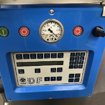 DE Jong DF60 Vacuum stuffer