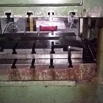 SMG DS 200-1000/830 metal press