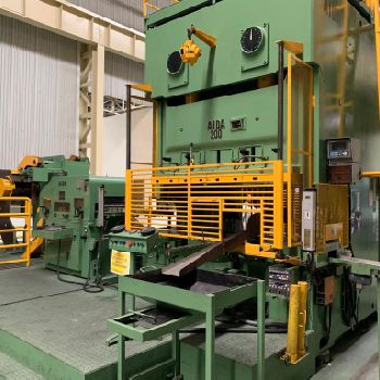 Aida LFM-400E Press brake