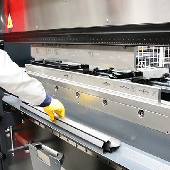 DENER SERVO ELECTRIC PRESS BRAKE DD-M-10030