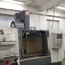 Haas VF-5 Machining center - vertical