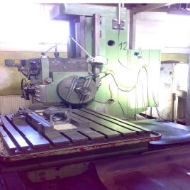 TOS W 9 Fraiseuse de type table