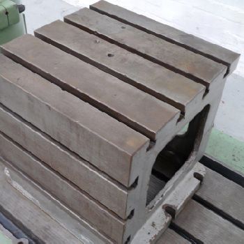 Kitchen &amp; Walker KWM 32/1000 Radial drilling machine