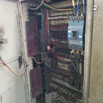 Umaro SC 17 NC vertical turret lathe