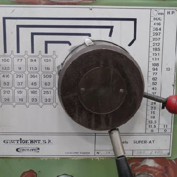 Gurutzpe Super AT 2000/400 lathe