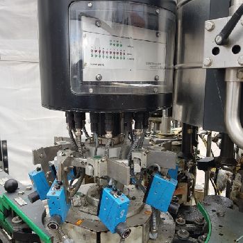 Krones Etiketovačka Krones UNIVERSELLA Wine, beer or alcohol making machine