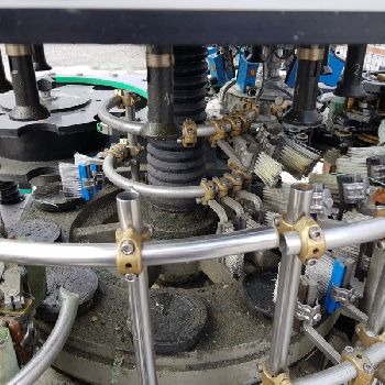 Krones Etiketovačka Krones UNIVERSELLA Wine, beer or alcohol making machine