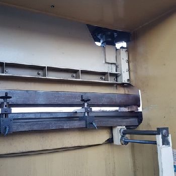 Farina 3000X200 Press brake cnc/nc