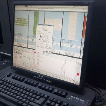 Used EFI VUTEK QS2000 large format plotter