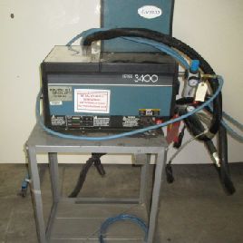 Autocollant NORDSON 3400 sur plate-forme en acier inoxydable