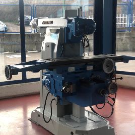 Correa F2UA universal milling machine