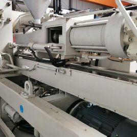 Krauss Maffei KM 420-1900 C2 Injection moulding machine